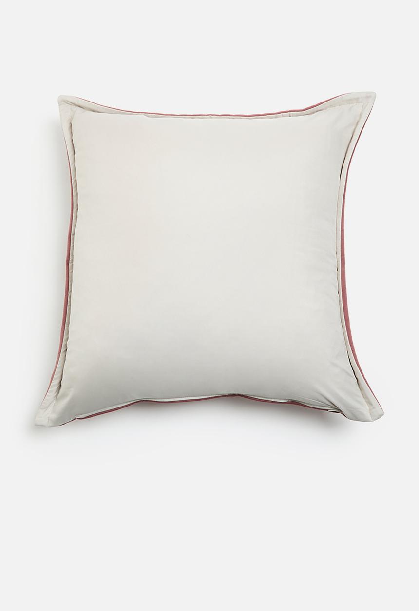 Grey Gardens - Octavia velvet cushion cover - Blush