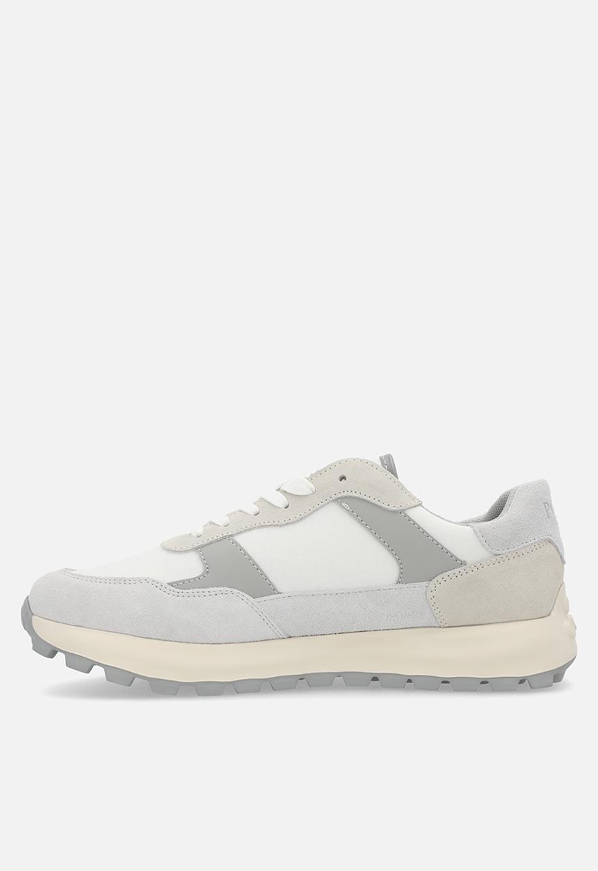 POLO - Panelled cleated runner - white
