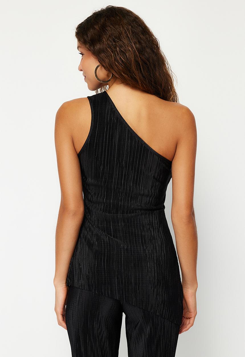 Trendyol - Flexible knitted blouse - black