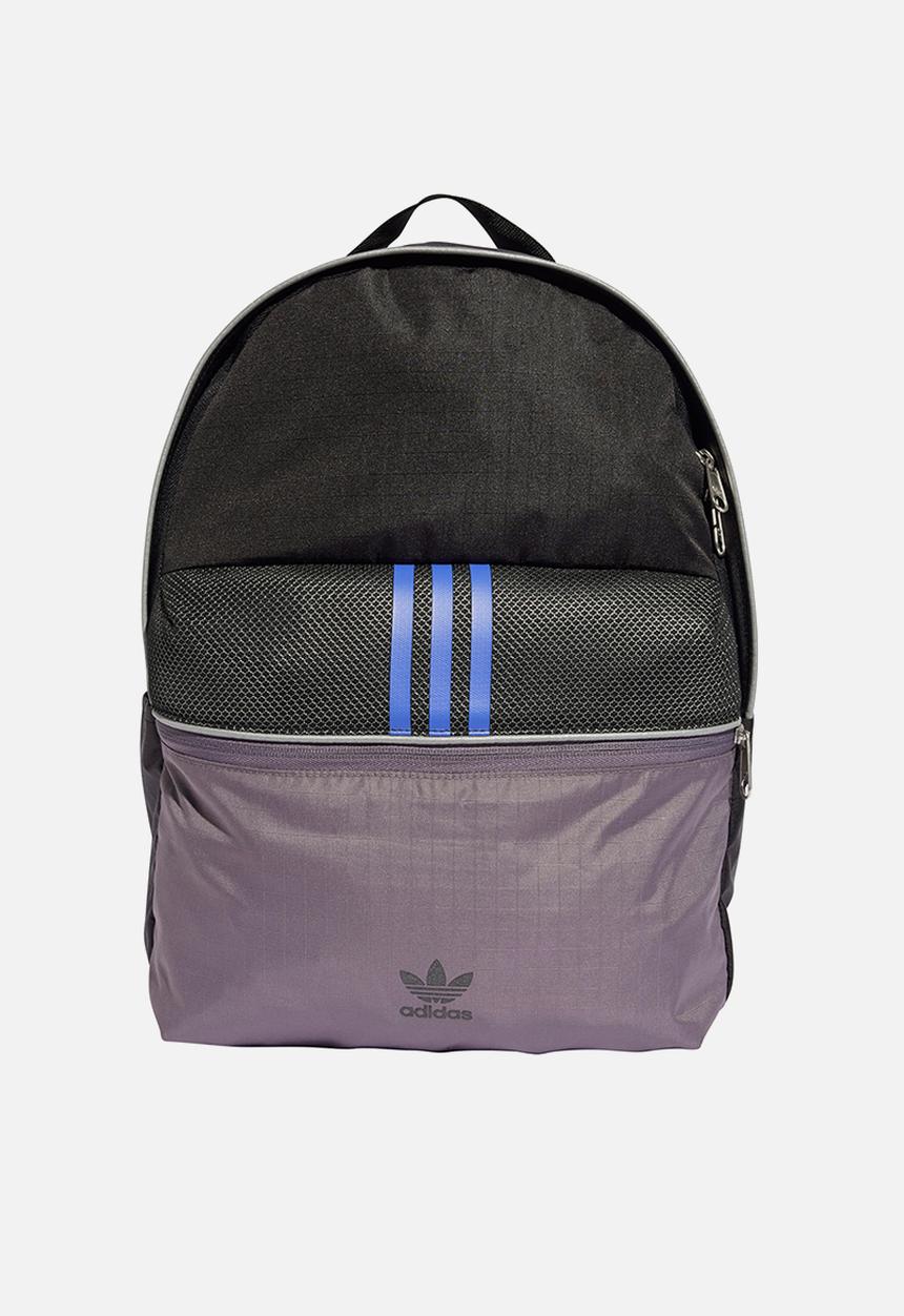 adidas Originals - Originals Logo Essential