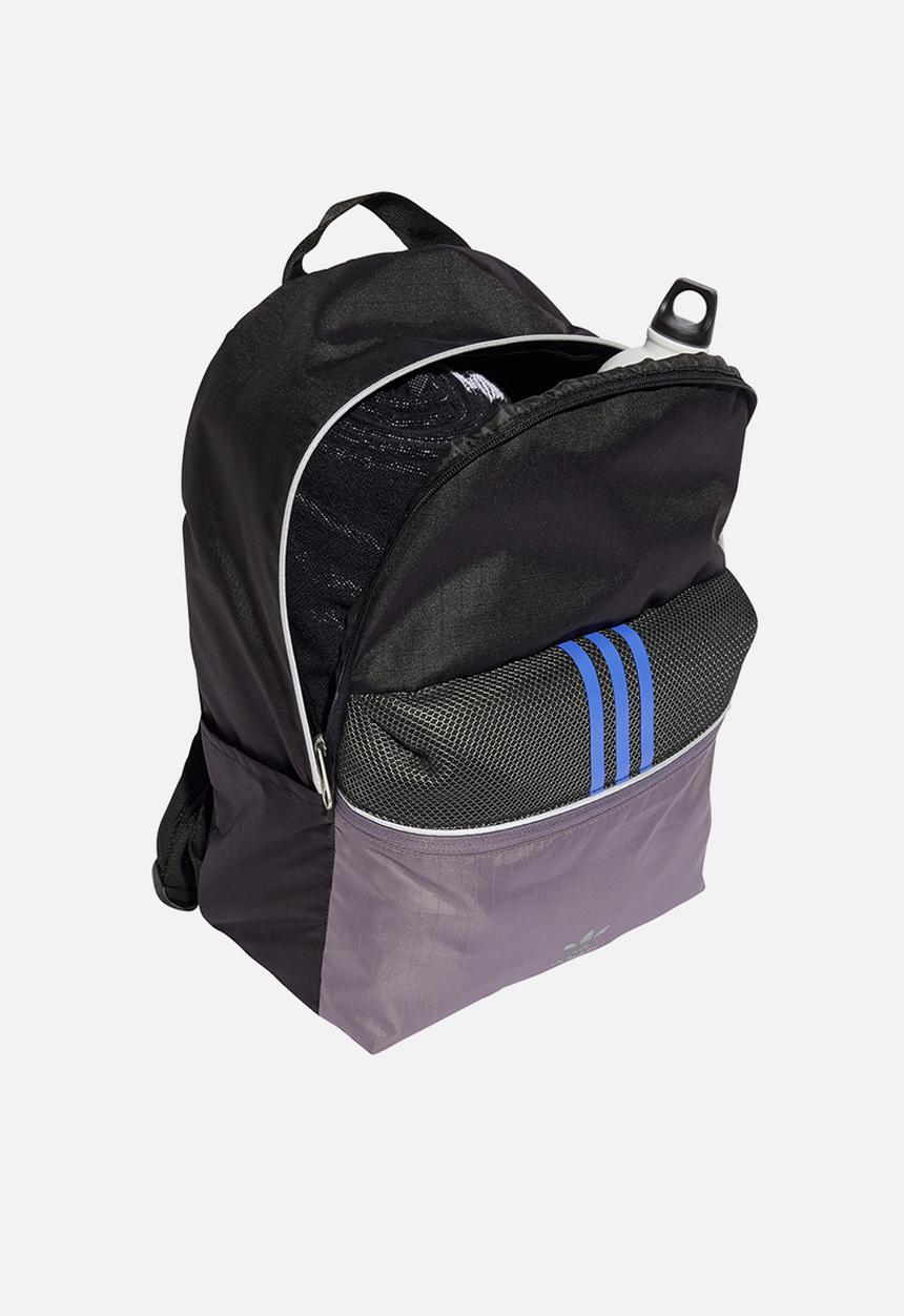 adidas Originals - Originals Logo Essential