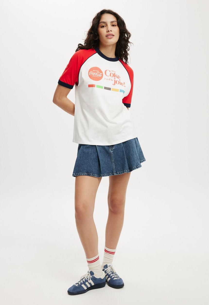 Cotton On - Regular Raglan Graphic Tee - Lcn Cok Coca Cola Coke Joie/Vintage White