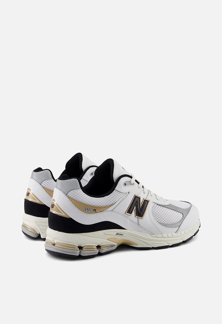 New Balance  - 2002R- white