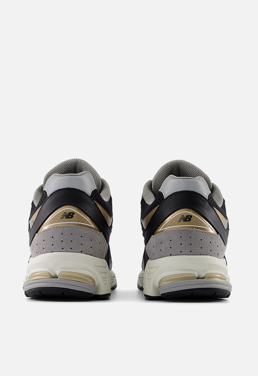 New Balance  - 2002R - black 