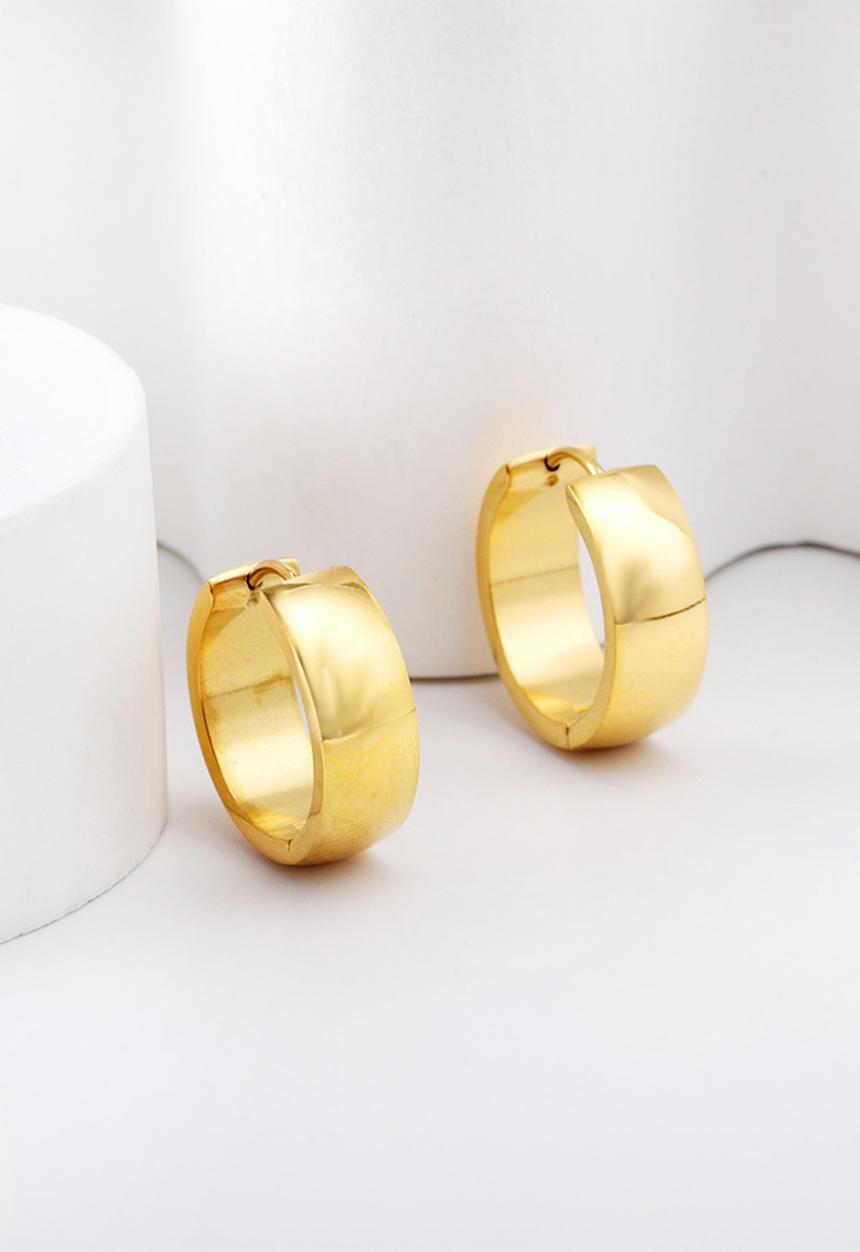 Zoe on Trend - Broad hoop earring - gold