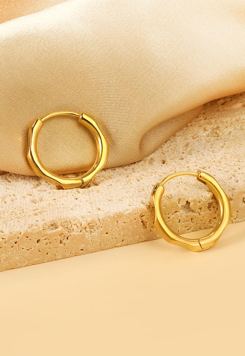 Zoe on Trend - Faceted hoop designer earring - gold