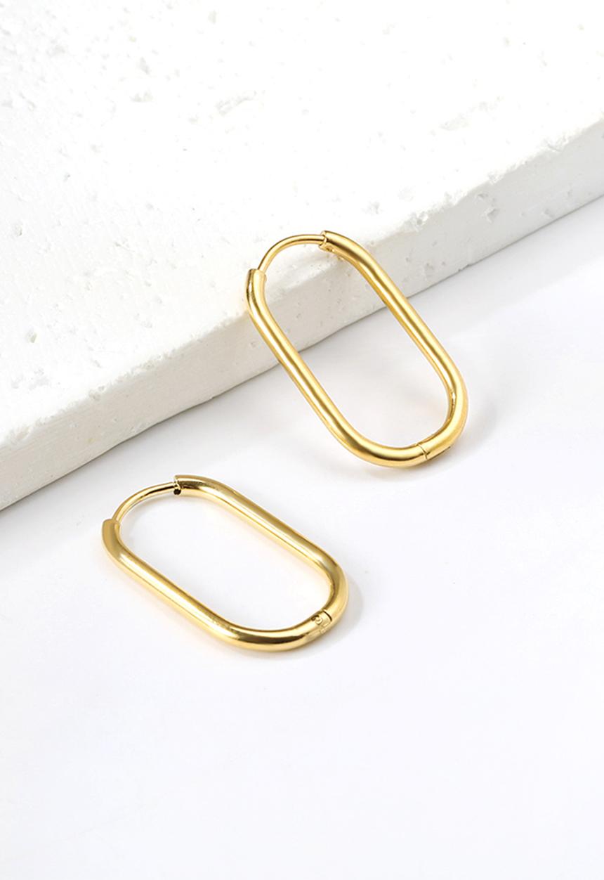Zoe on Trend - Elongated oval hoop earring - gold