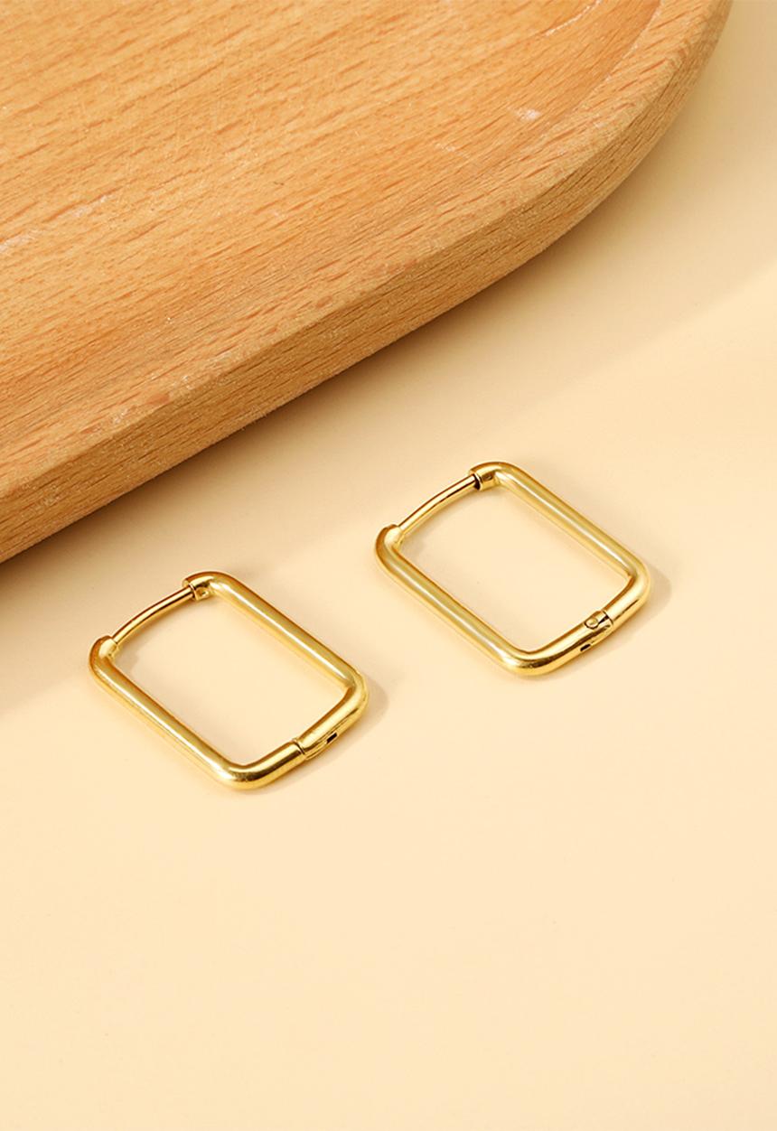 Zoe on Trend - Elongated rectangle hoop earring - gold