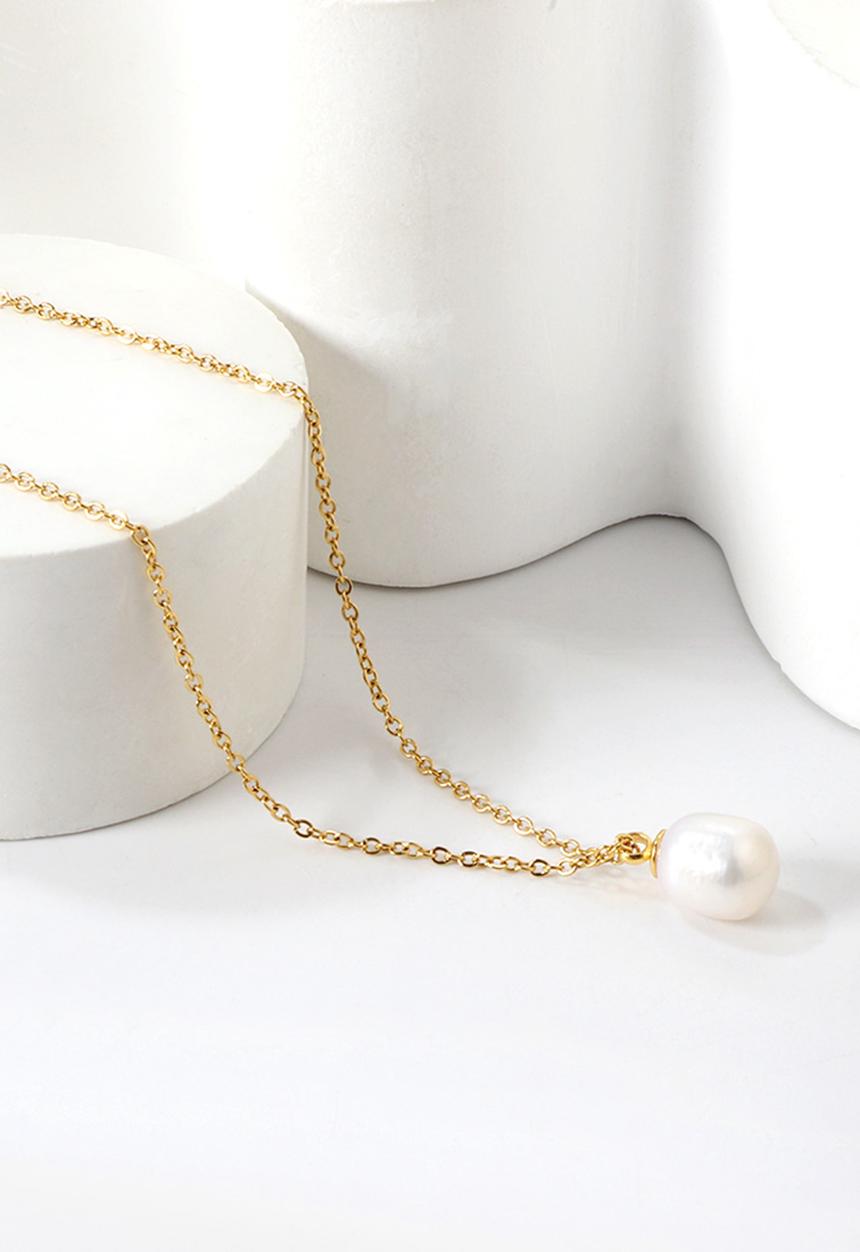 Zoe on Trend - Pearl drop pendant necklace - gold