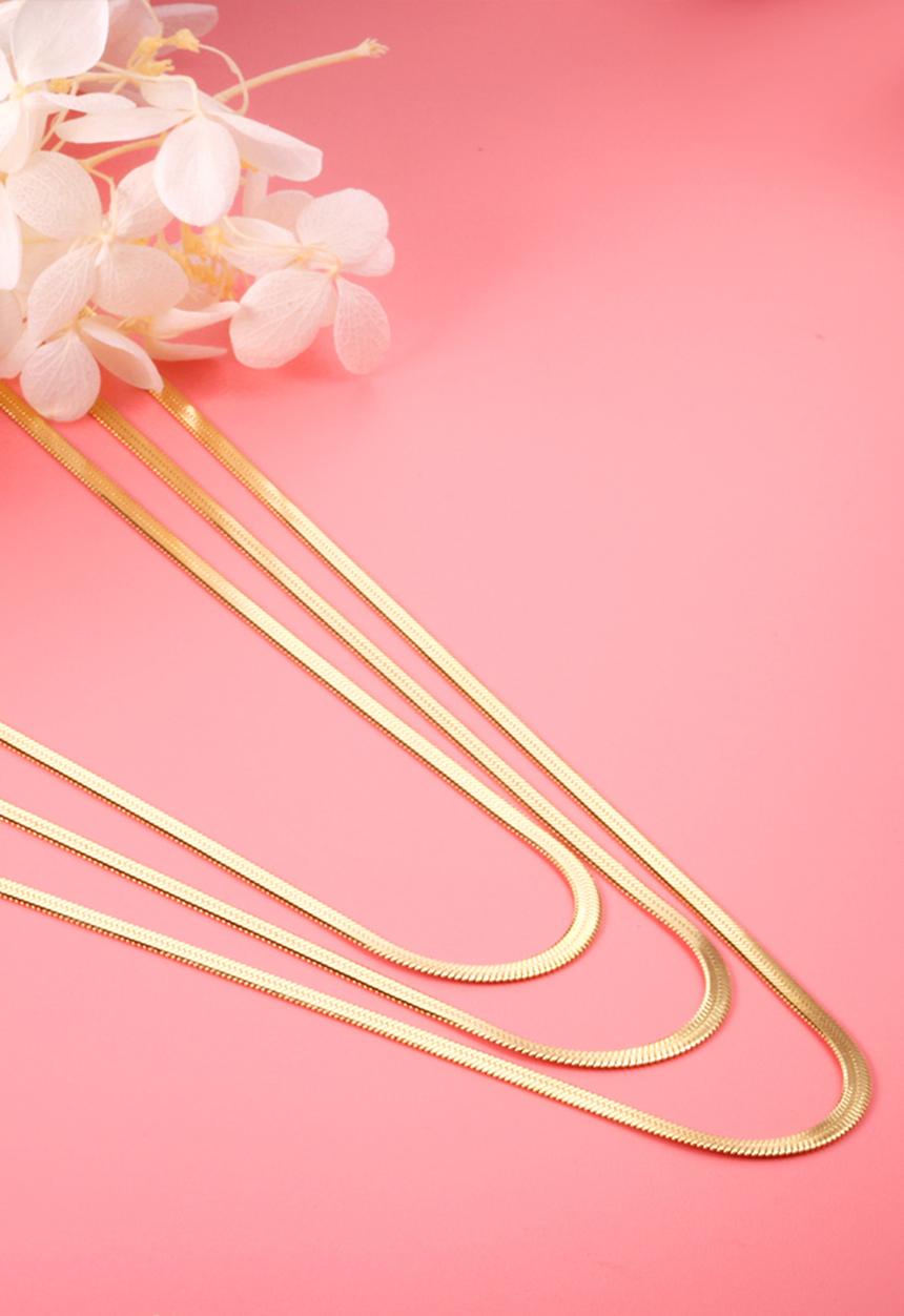 Zoe on Trend - Triple strand snake necklace  - gold