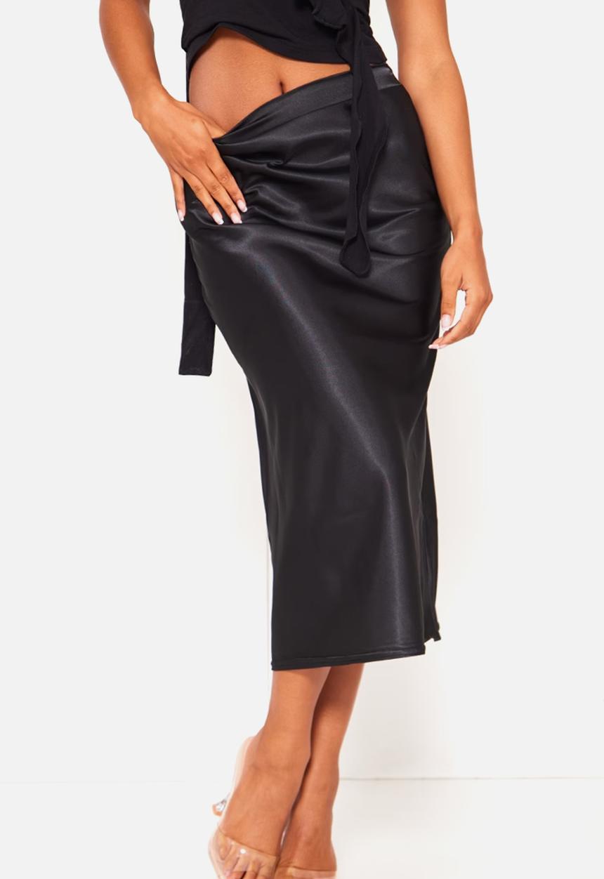 PrettyLittleThing - Black Satin Bias Cut Midi Skirt - Black