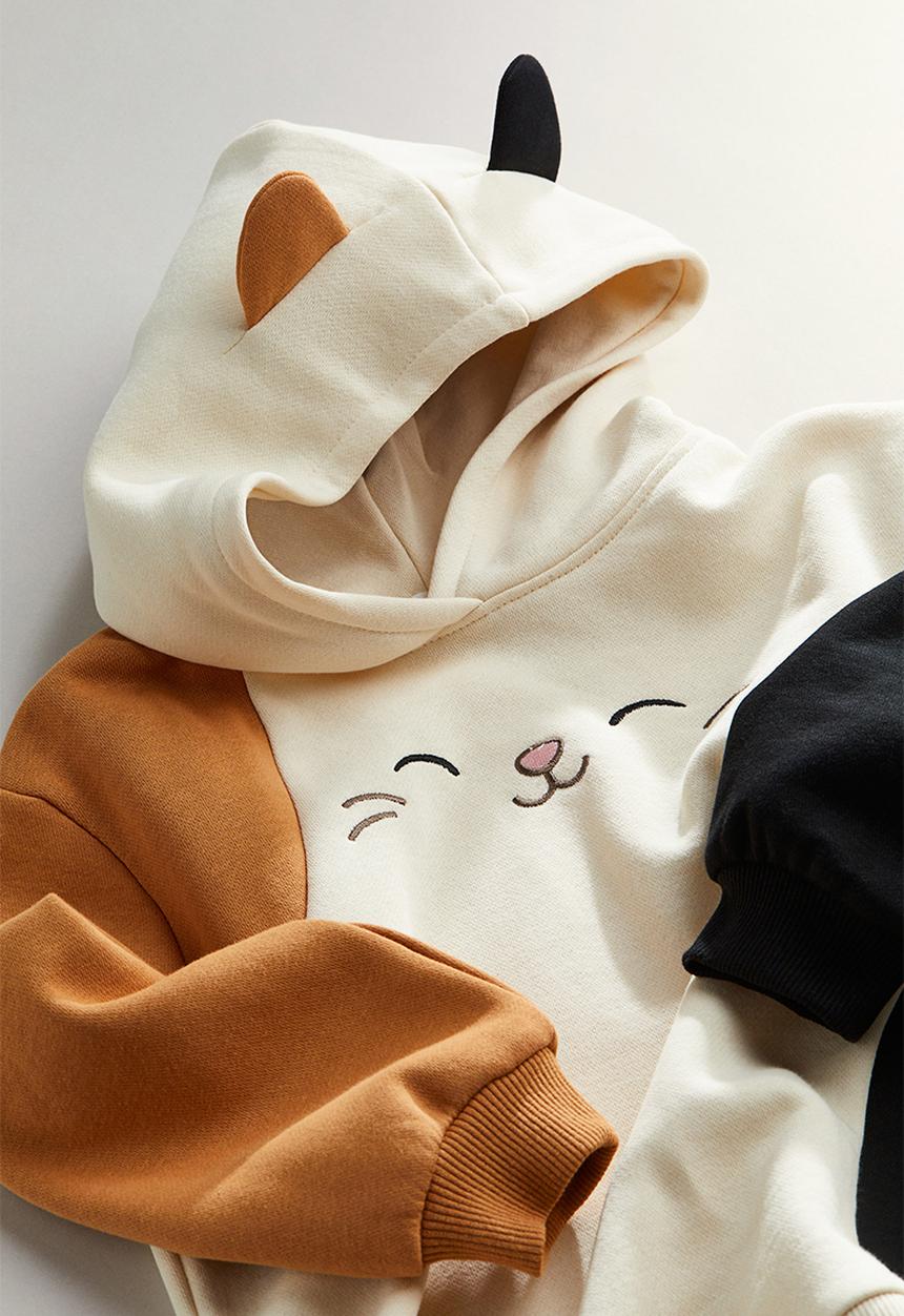 H&M - Appliquéd oversized hoodie - Cream Squishmallows
