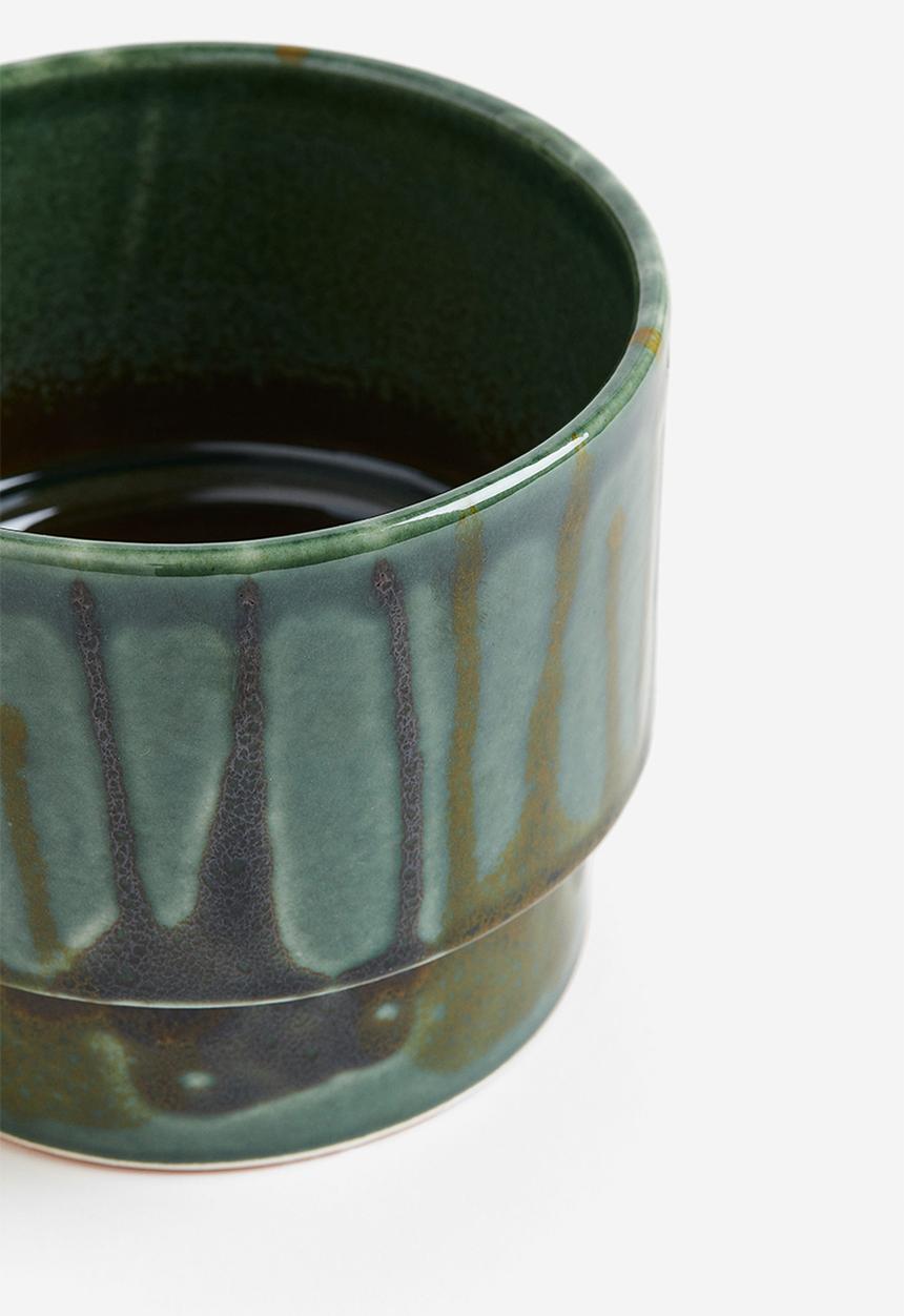 H&M - Terracotta plant pot - green