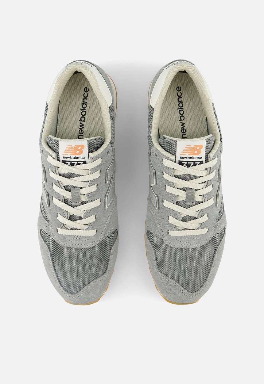 New Balance  - 373 v2