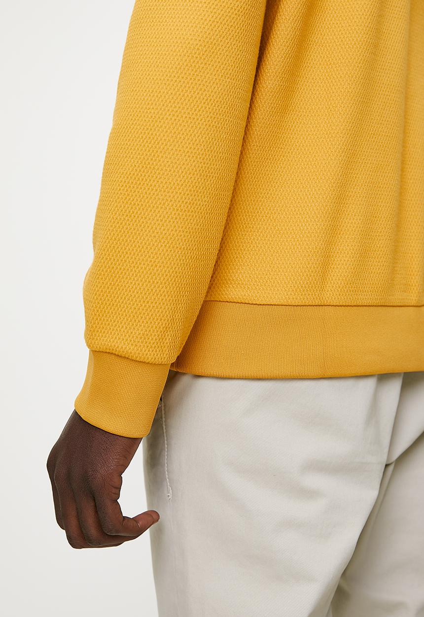 GUESS - Brand new tech stretch crew neck sweatshirt - gold flake