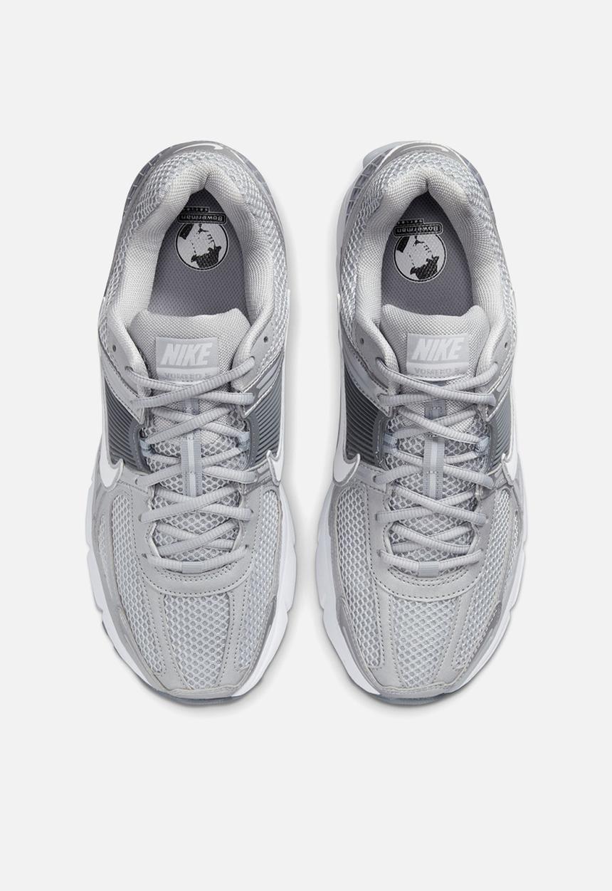 Nike - Zoom Vomero 5
