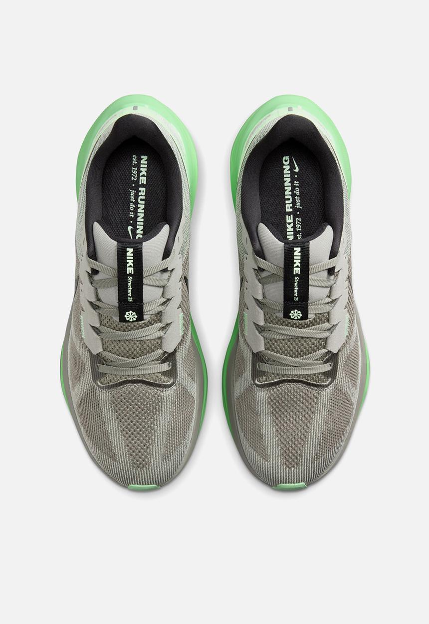 Nike - Structure 25