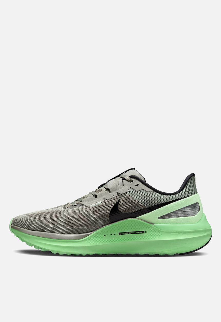 Nike - Structure 25