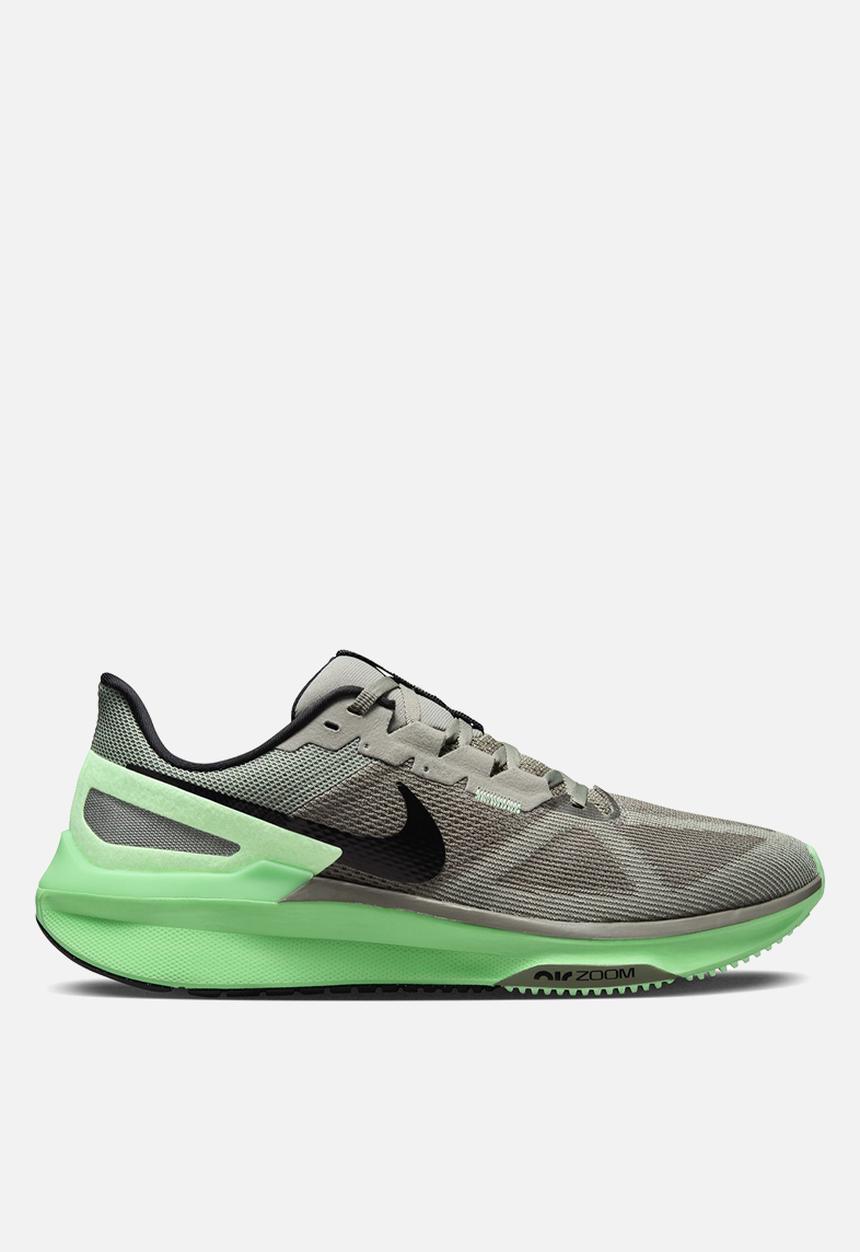 Nike - Structure 25