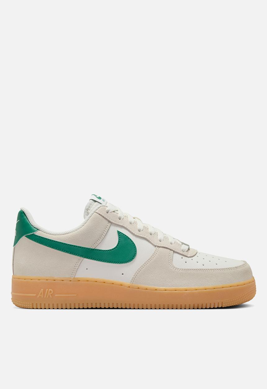 Nike - Air Force 1 '07 LV8