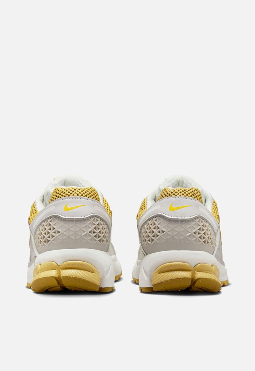 Nike - Zoom Vomero 5