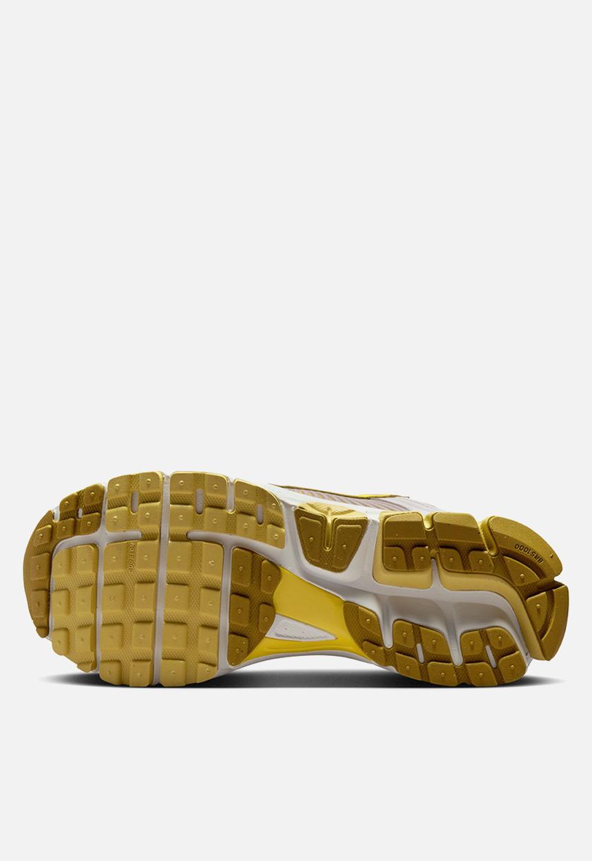 Nike - Zoom Vomero 5