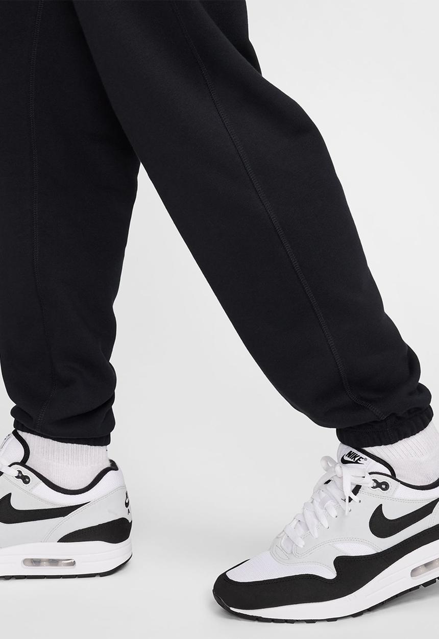 Nike - Nike Men's Sportswear Club Cuffed Bolt Pant - black/white