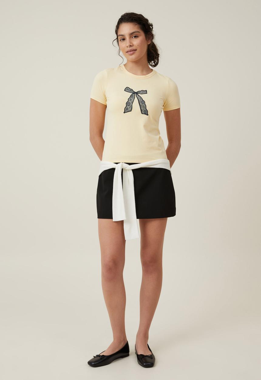 Cotton On - Fitted Graphic Longline Tee - Lacey/Butter Milk