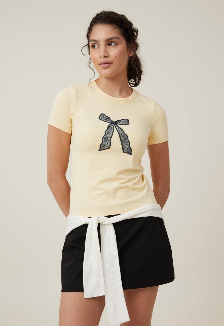Cotton On - Fitted Graphic Longline Tee - Lacey/Butter Milk