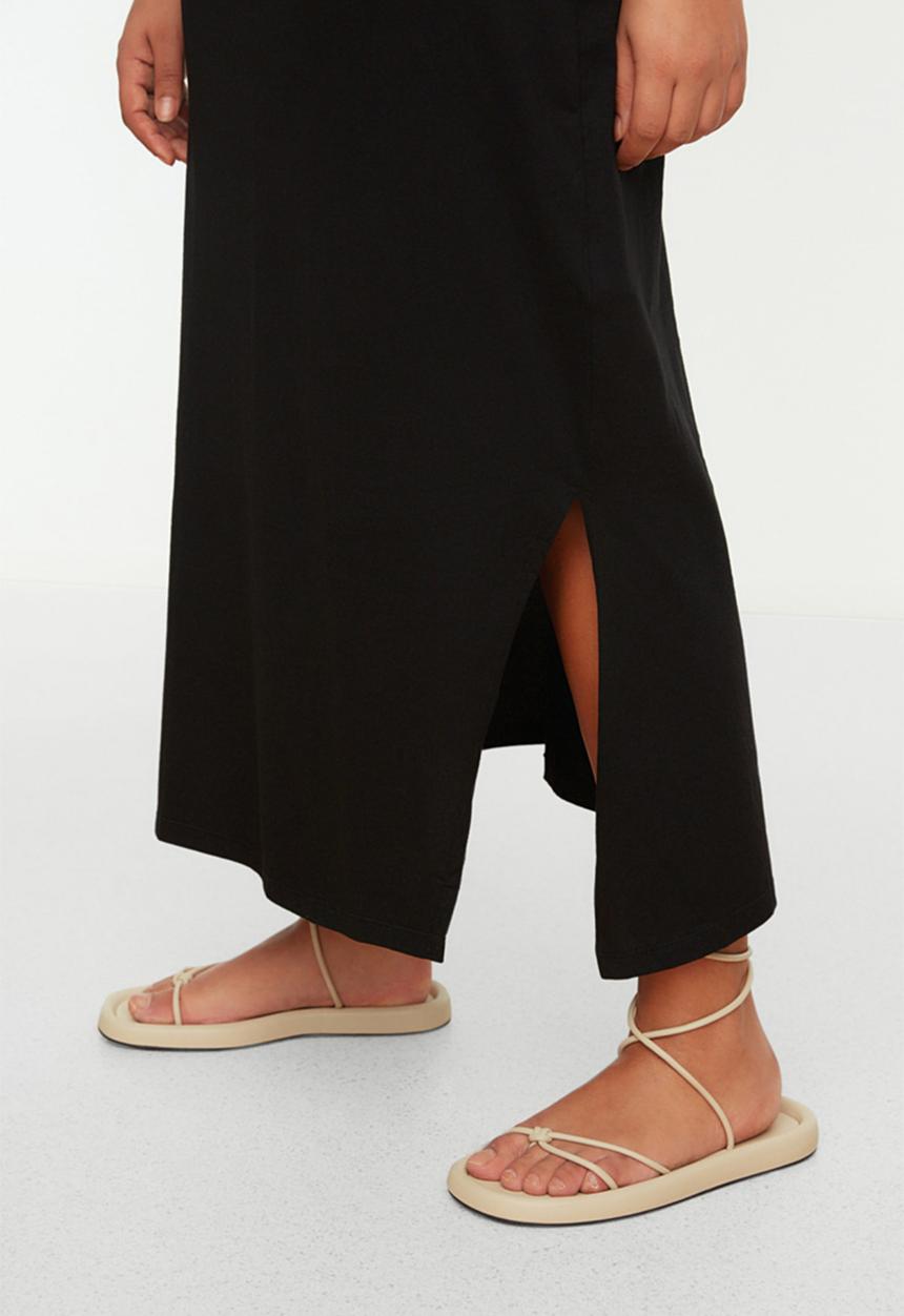 Trendyol - Plus straight cut slit knitted dress - schwarz