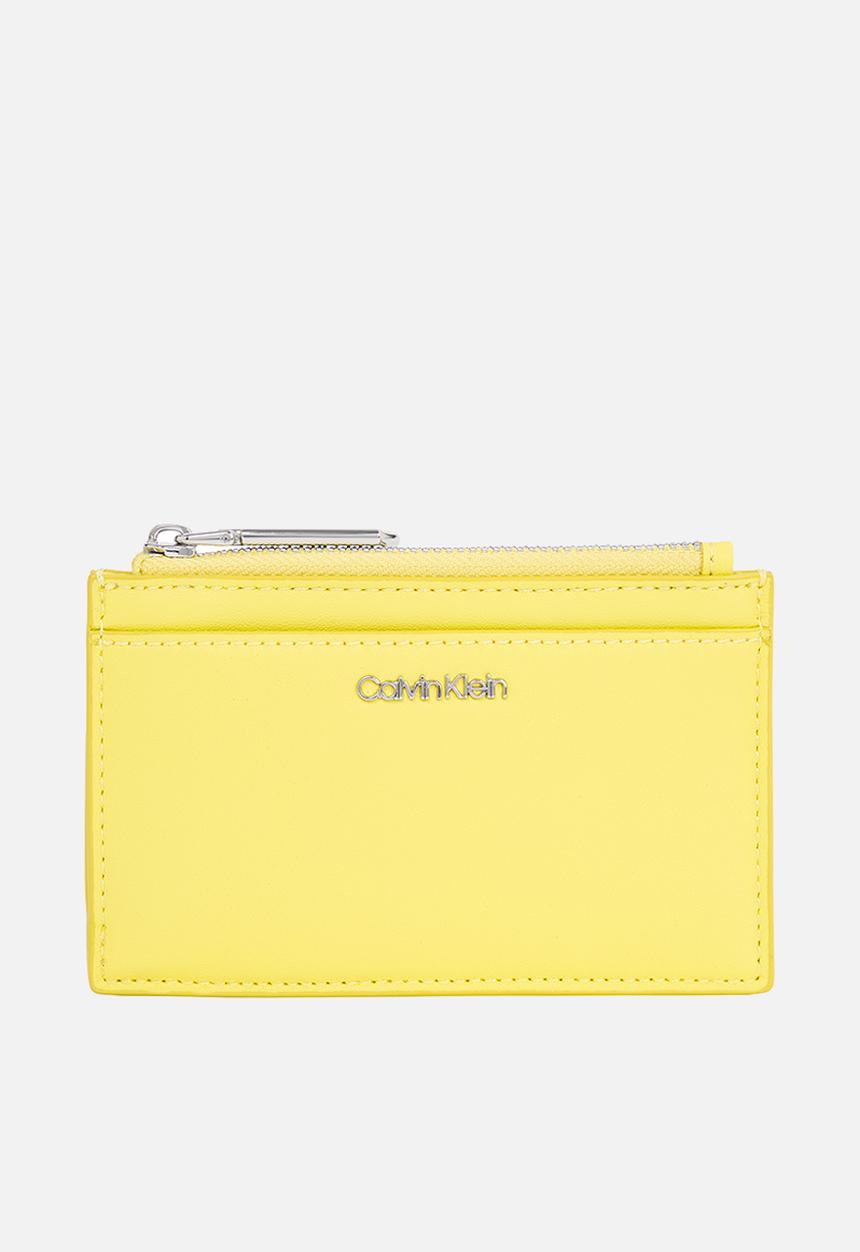 Calvin Klein - Ck must lg cardholder- acacia