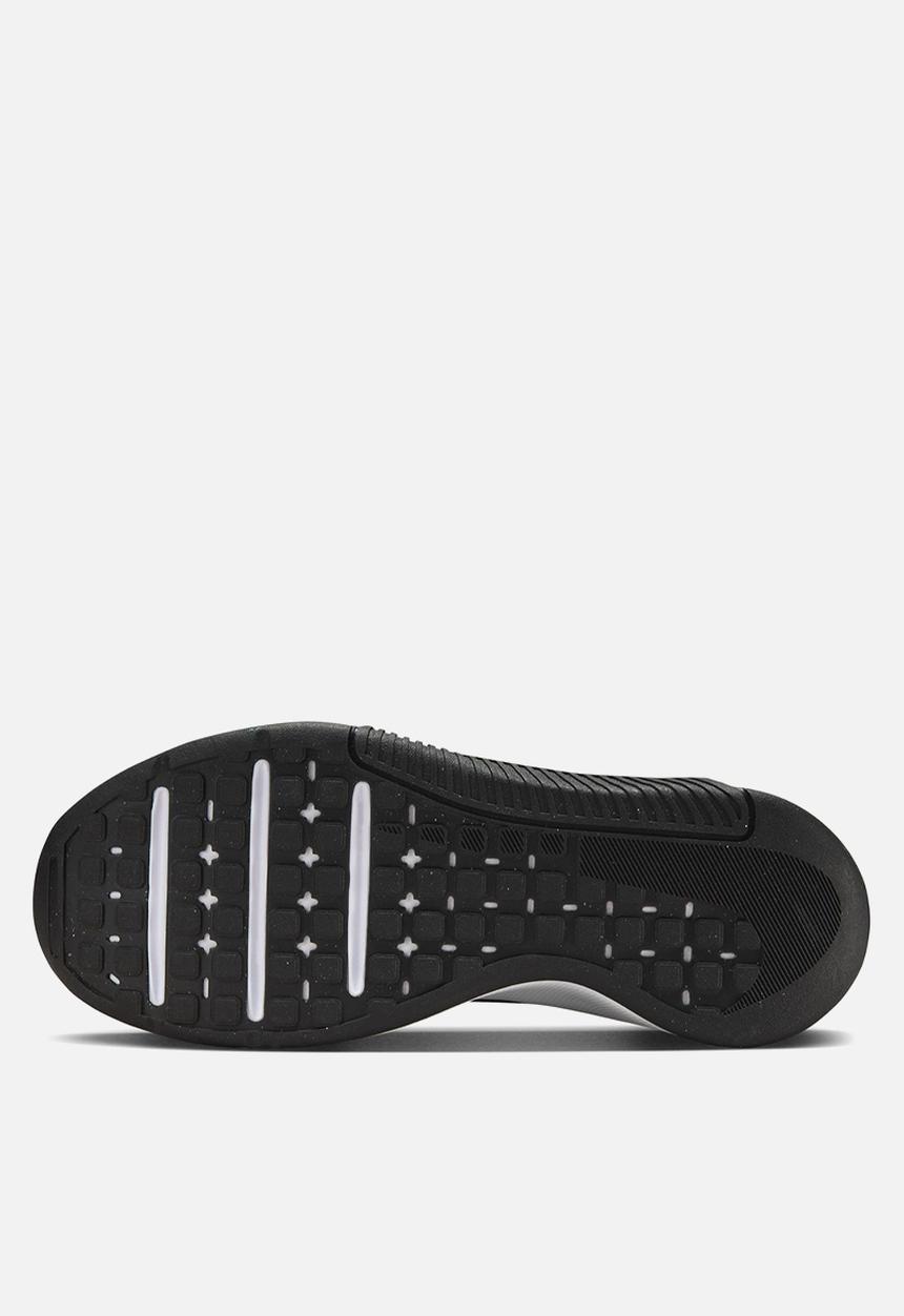 Nike - Mc trainer 3 - black/white