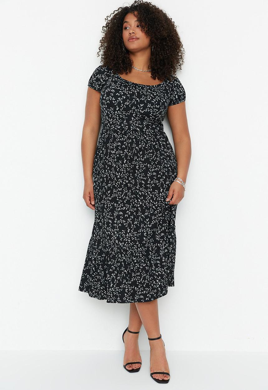 Trendyol - Plus Black Floral Patterned Knitted Dress - Schwarz