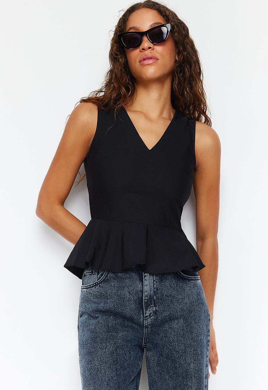 Trendyol - V-Neck Flounce Woven Blouse - Schwarz