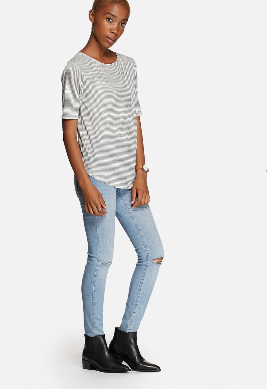 Jacqueline de Yong - Laban Tee