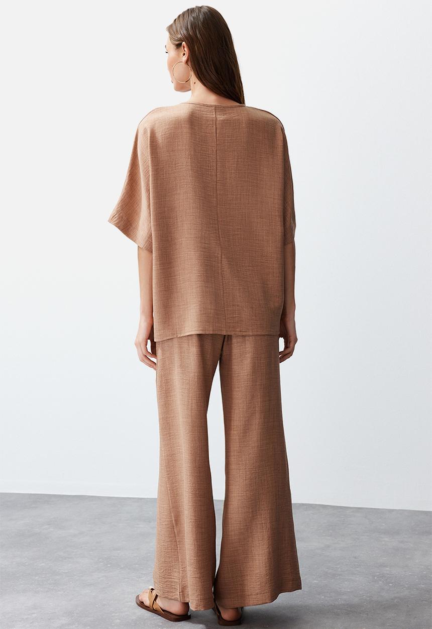 Trendyol - V-neck two piece set - camel