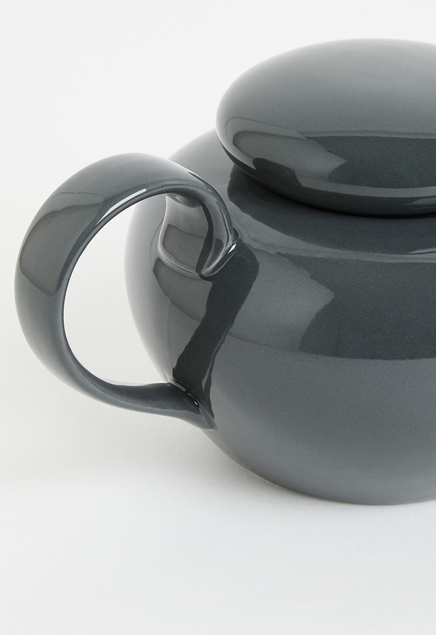 Jenna Clifford - Irregular tea pot - Dark Grey