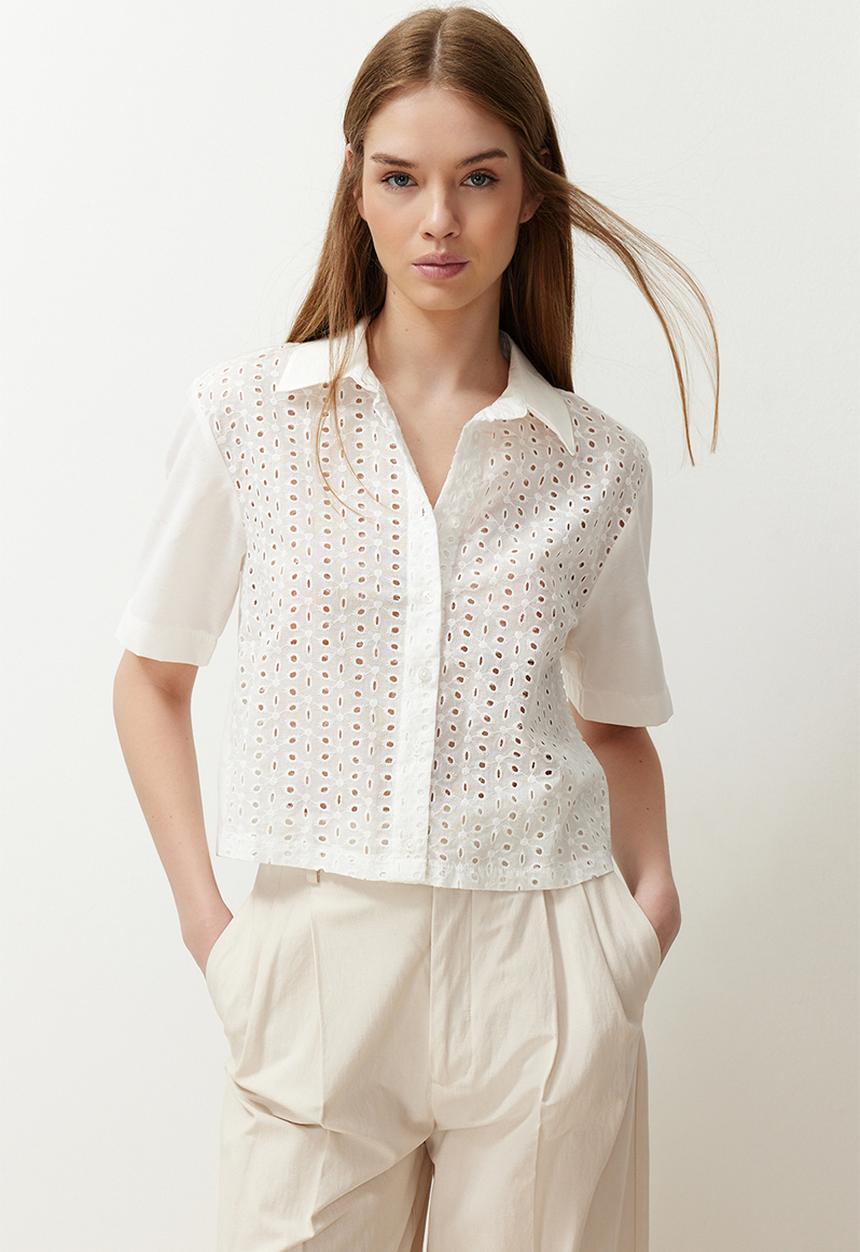 Trendyol - Embroidered crop shirt - ecru