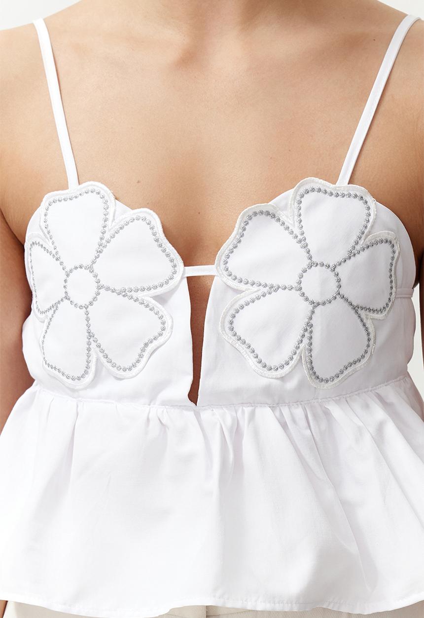 Trendyol - Crop floral embroidered blouse - white