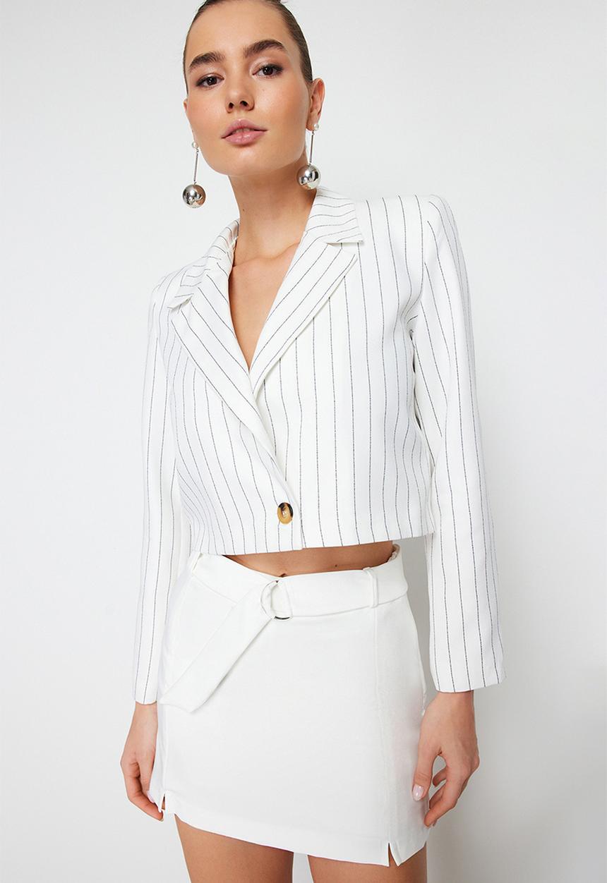 Trendyol - Slit detailed belt mini shorts skirt - white