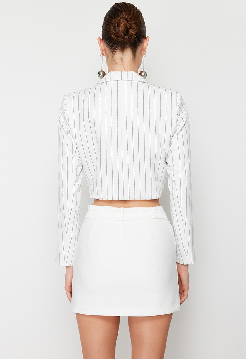 Trendyol - Slit detailed belt mini shorts skirt - white