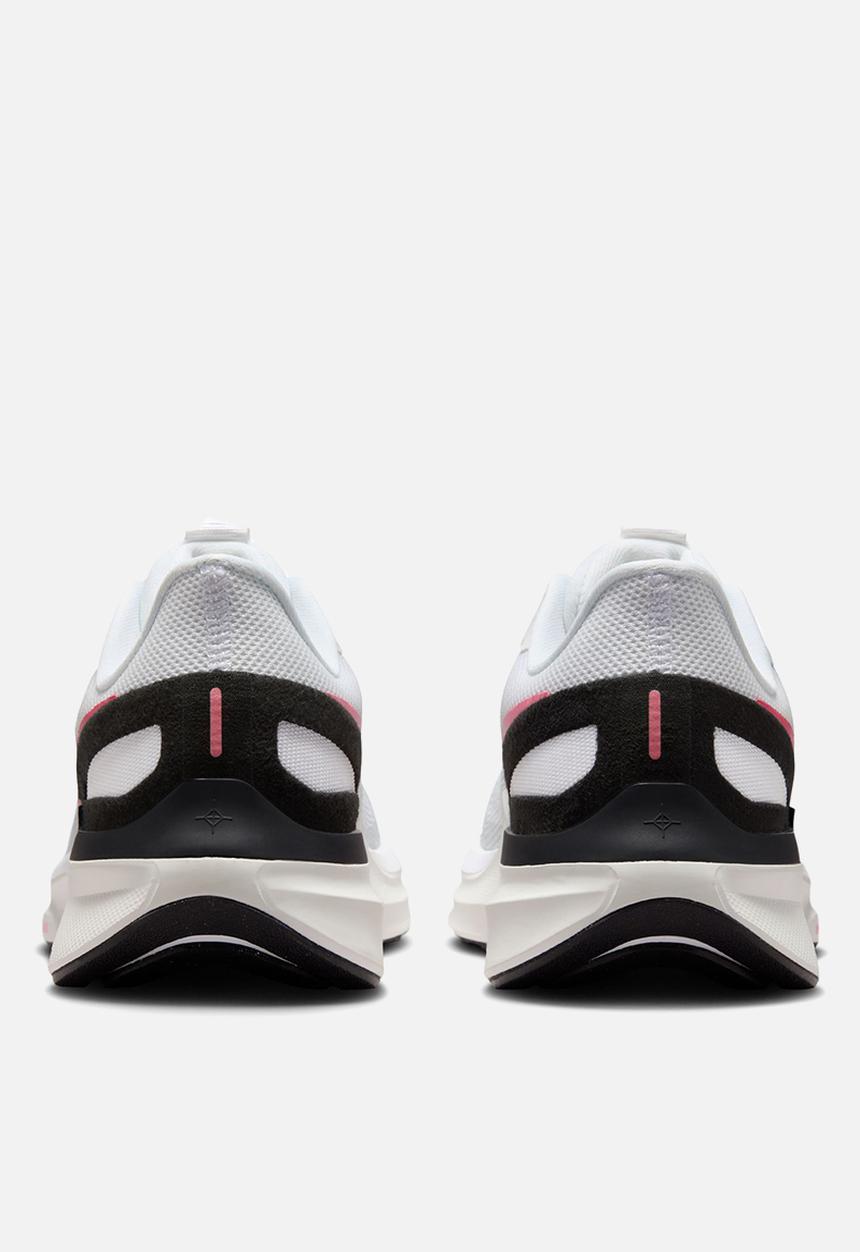 Nike - Structure 25
