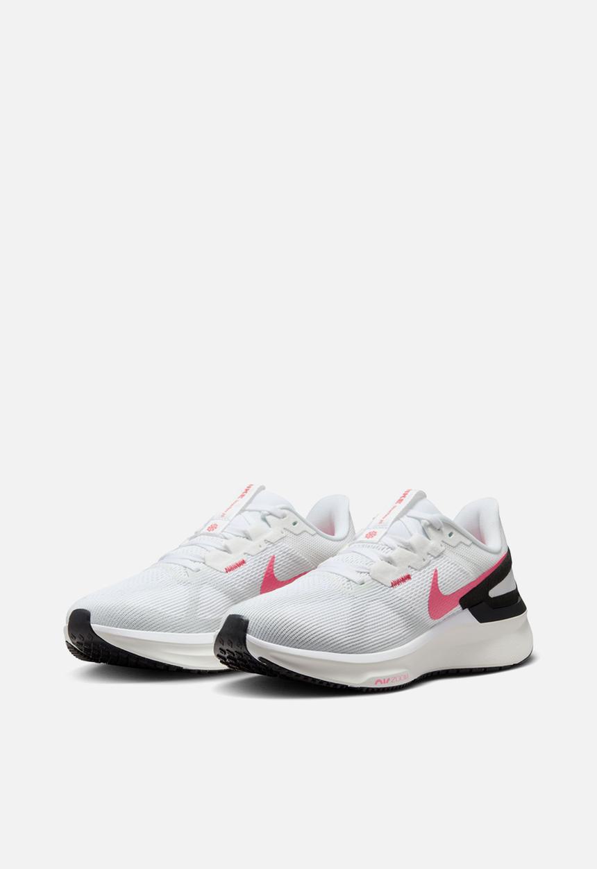 Nike - Structure 25