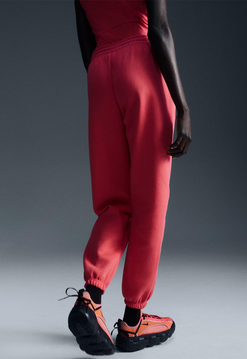 Nike - Nike Sportswear Fleece Oversized Tracksuit Bottoms - Aster Pink/Sail