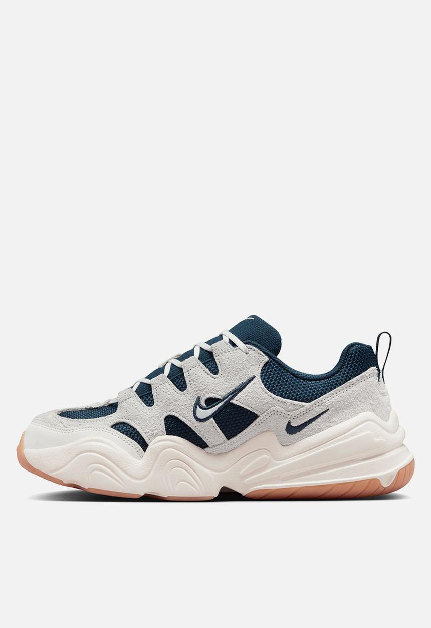 Nike - Tech Hera