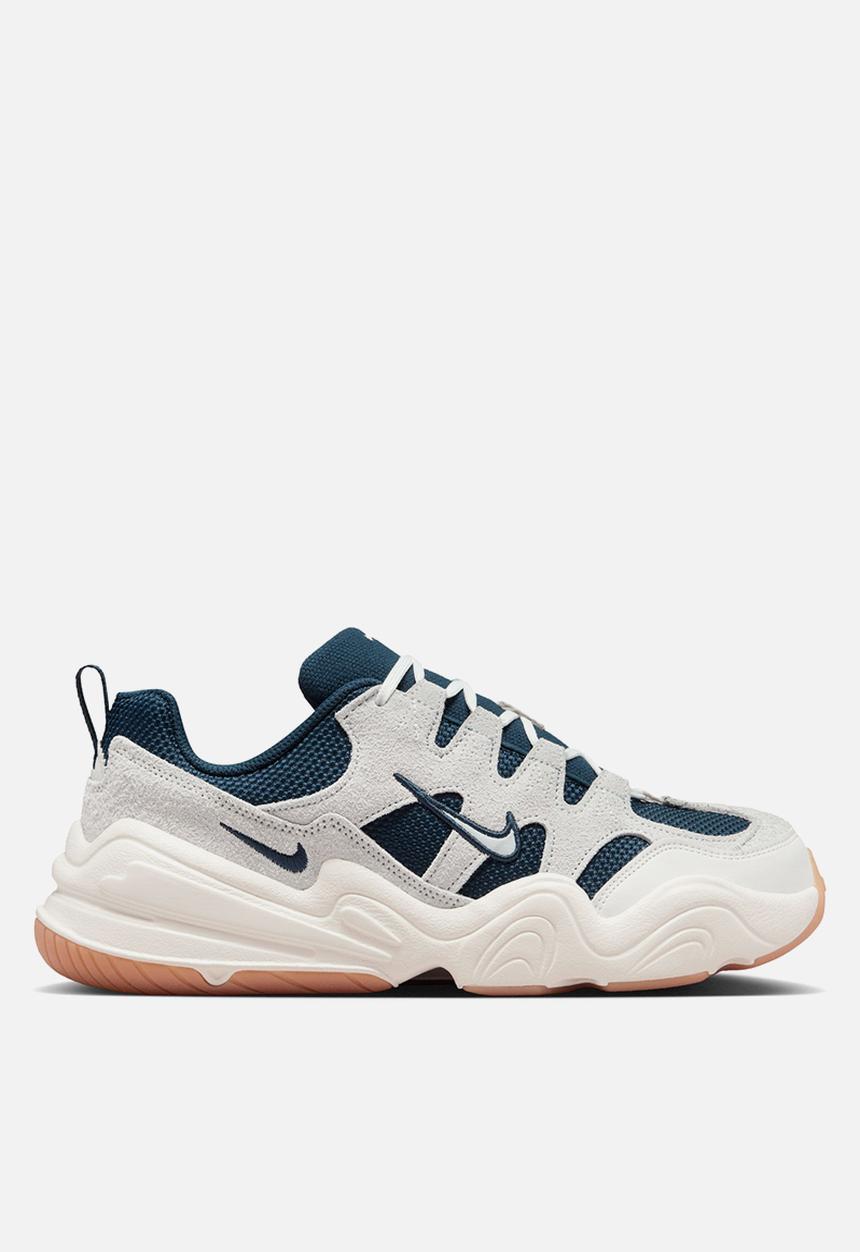 Nike - Tech Hera