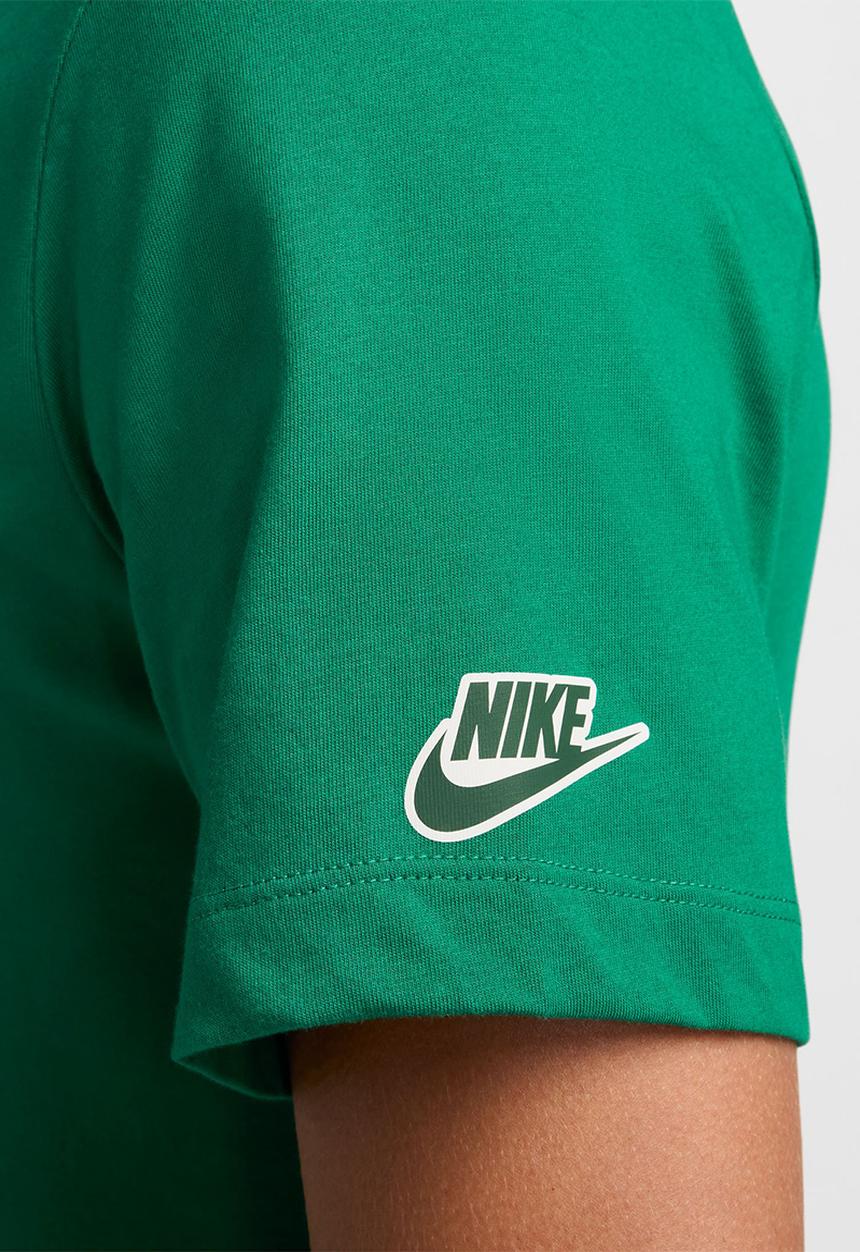 Nike - Nike Men's Sportswear Club Seasonal Tee - malachite green