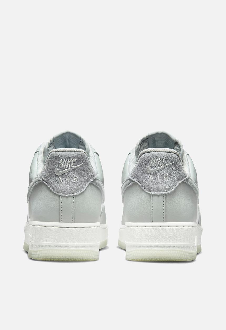 Nike - Air Force 1 '07 LV8