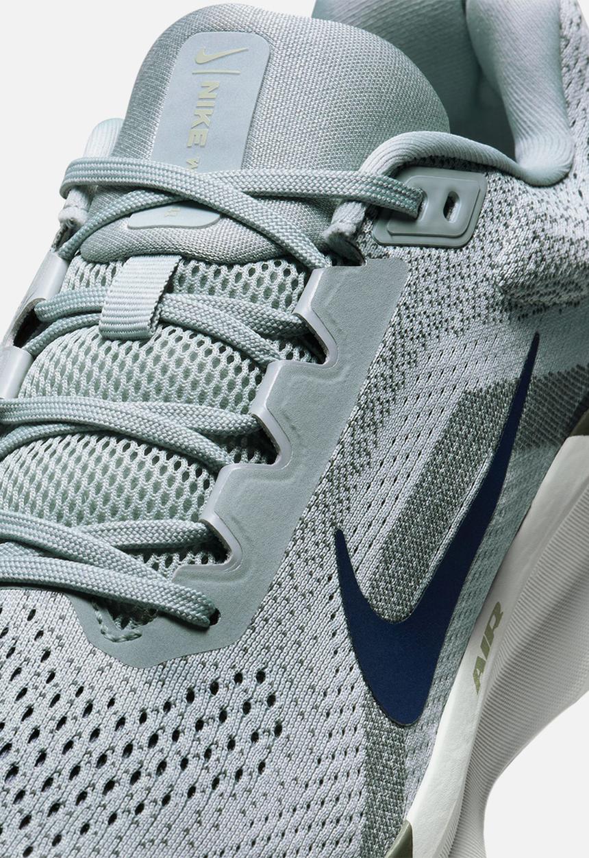 Nike - Winflo 11