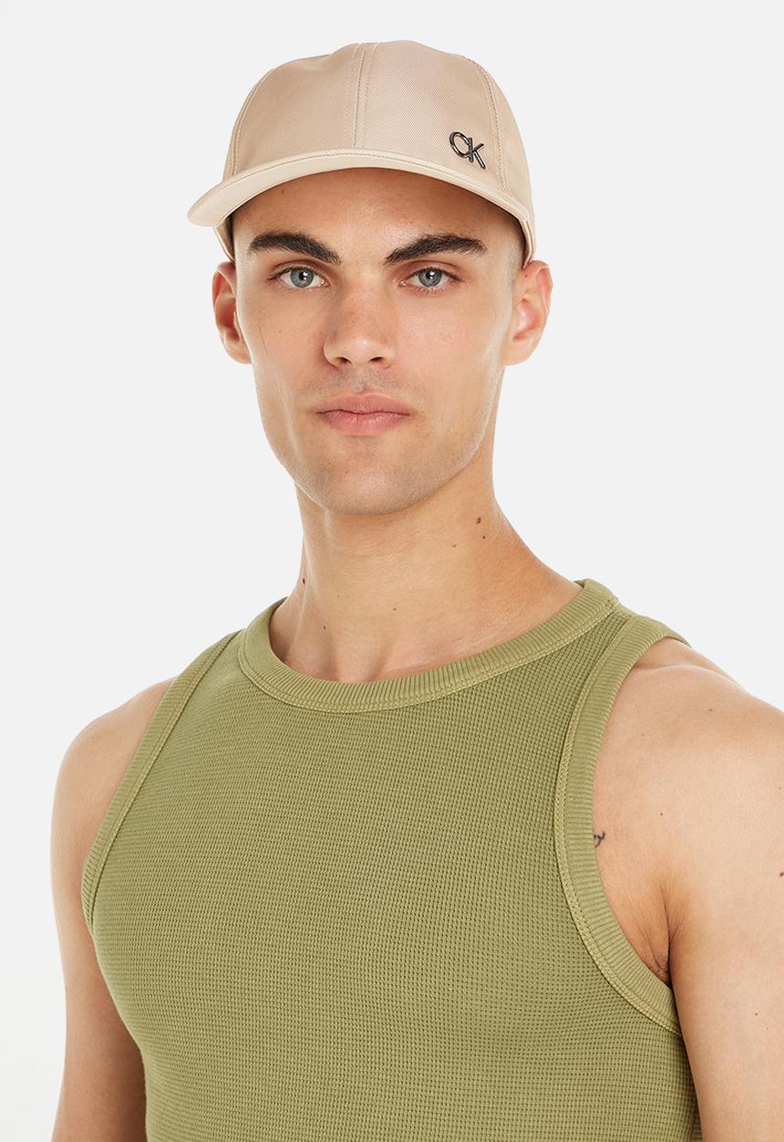 Calvin Klein - CK Saffiano Metal Bb Cap - Travertine